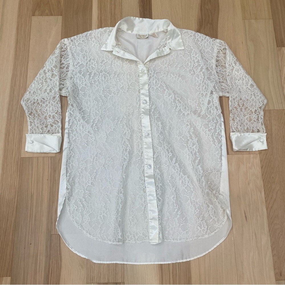 Victoria’s Secret M/L vintage gold label White lace button up blouse long sleeve